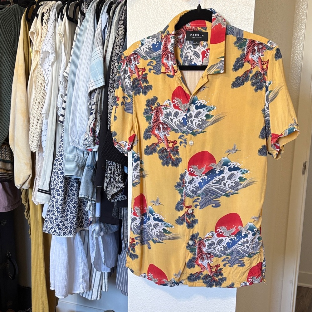 PacSun Yellow Short-Sleeve Hawaiian Button-Down Shirt with Red & Blue Print